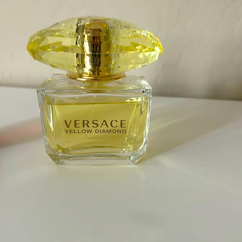 Versace Yellow Diamond Perfume